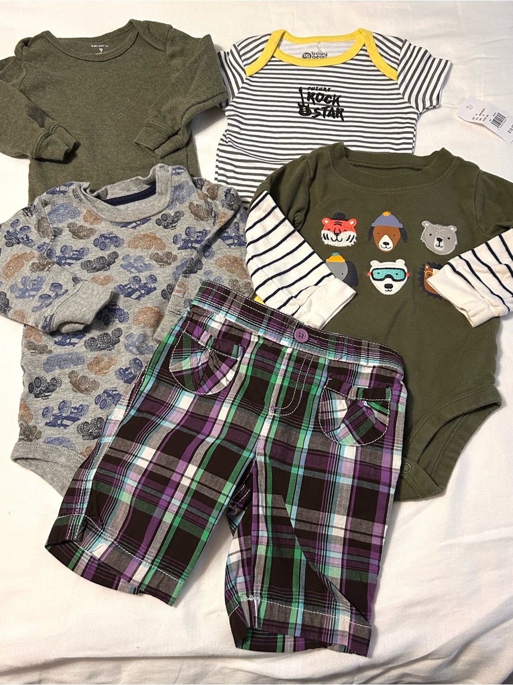 6-9 Month 5 Pieces! Long & Short Sleeve Bodysuits, Plaid Shorts Excellent!
